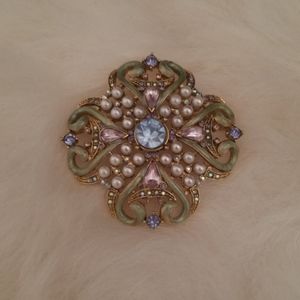 Brooch